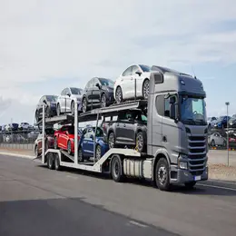 Car transporter carrier in Springdale, Arkansas